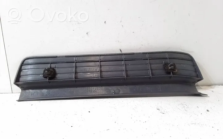 Toyota Land Cruiser (HDJ90) Etuoven kynnyksen suojalista 6791860020