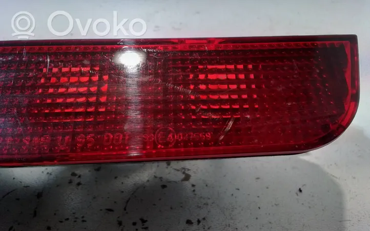 Mitsubishi Pajero Luce d’arresto centrale/supplementare E4027559