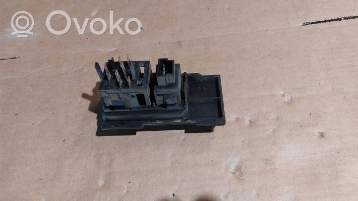 Volkswagen Multivan T4 Przełącznik świateł 357941531