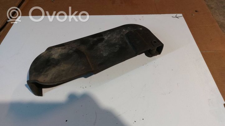 Volkswagen Multivan T4 Osłona paska / łańcucha rozrządu 046130133A