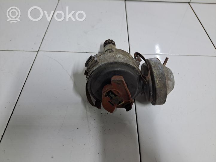 BMW 7 E23 Spark distributor 0237302029