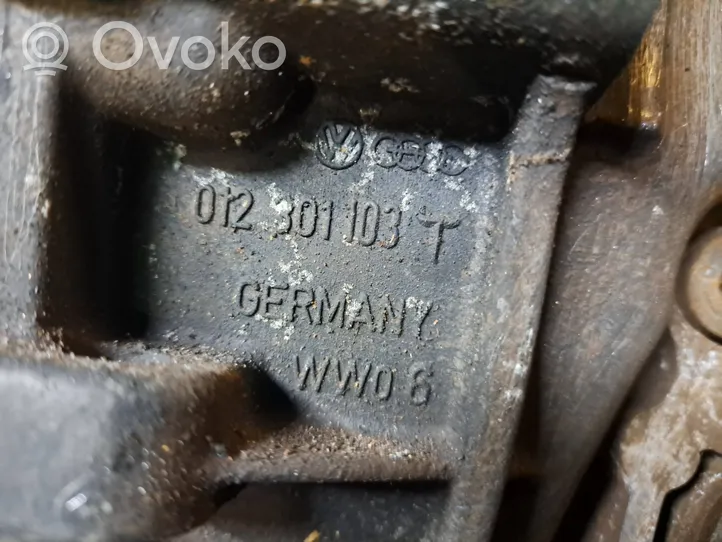 Volkswagen PASSAT B5.5 Mechaninė 5 pavarų dėžė 012301103T