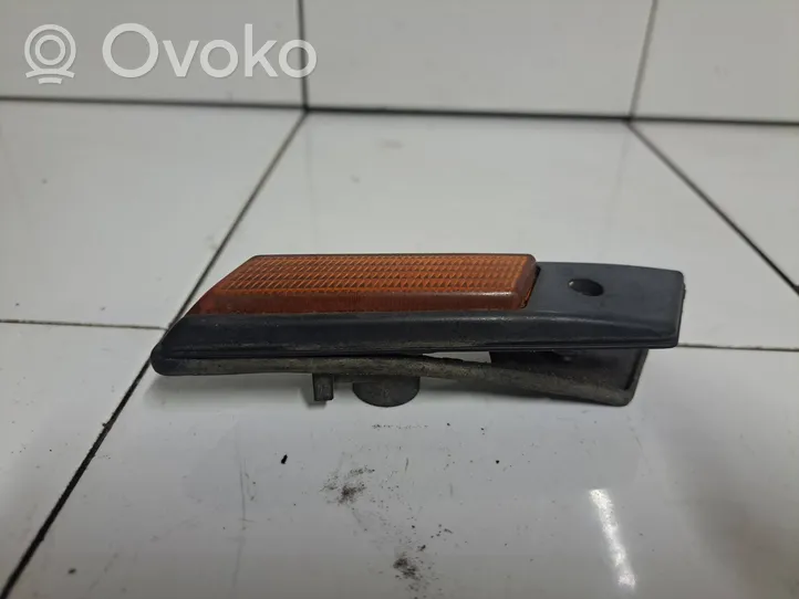 BMW 5 E34 Front fender indicator light 13780149