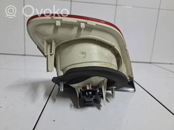 Volkswagen Jetta V Lampy tylnej klapy bagażnika 1K5945093