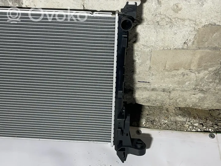 Opel Vivaro Coolant radiator 