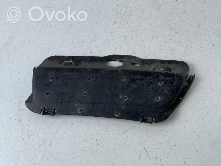 Volkswagen Golf III Etupuskurin alempi jäähdytinsäleikkö 1H6853665