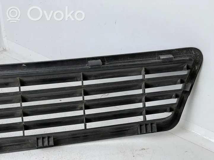 Audi A6 S6 C5 4B Maskownica / Grill / Atrapa górna chłodnicy 