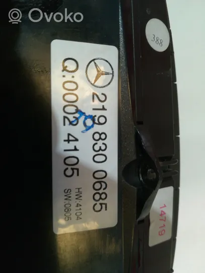 Mercedes-Benz CLS C218 AMG Panel klimatyzacji 2198300685