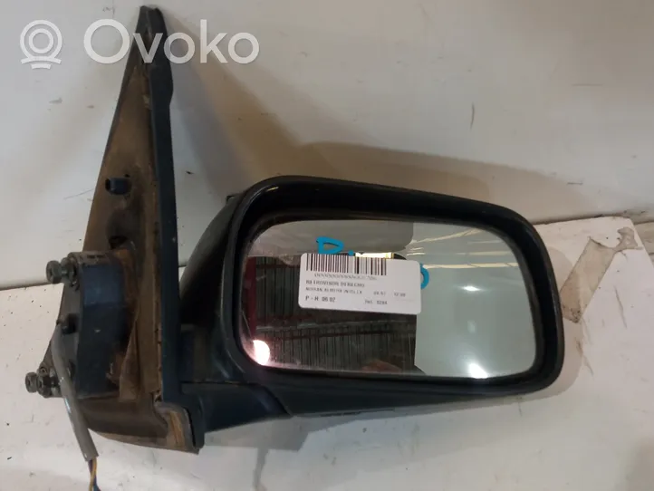 Nissan Almera Front door electric wing mirror 8284