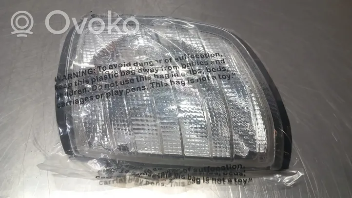 Mercedes-Benz E W124 Lampa przednia A1248201721