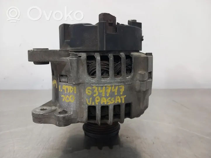 Volkswagen PASSAT B5 Alternator SG12B049