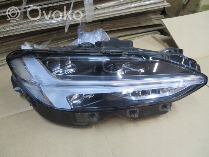 Volvo S90, V90 Lampa przednia 32228683