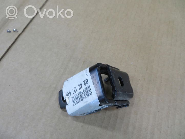 Renault Twingo III Zawiasy drzwi przednich 824213744R