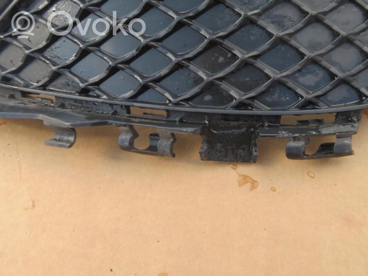 Mercedes-Benz A W176 Grille antibrouillard avant A1768850422