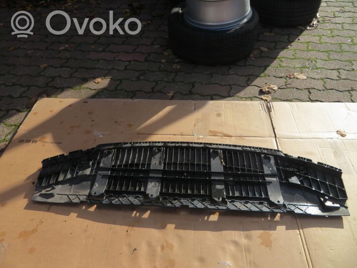 Audi Q3 8U Etupuskurin alustan pohjalevy 8U0807233C