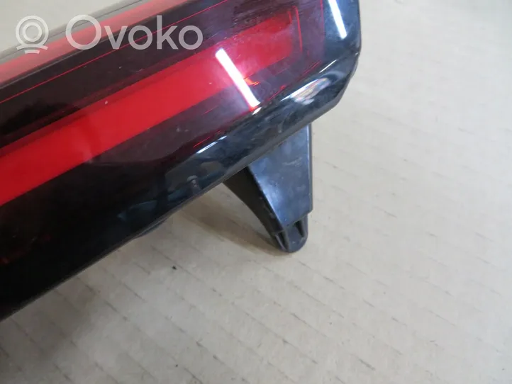 Citroen C4 III e-C4 Lampy tylnej klapy bagażnika 9831120680