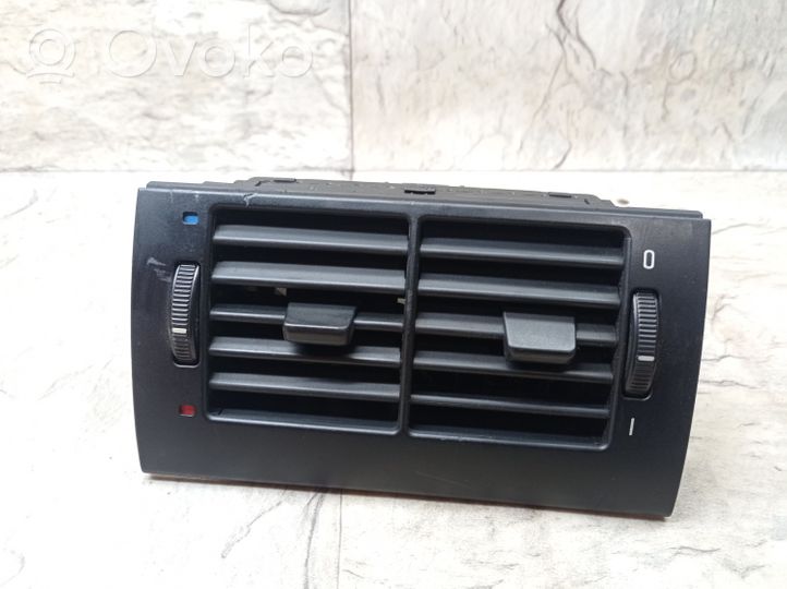 BMW 5 E39 Griglia di ventilazione posteriore 8376150