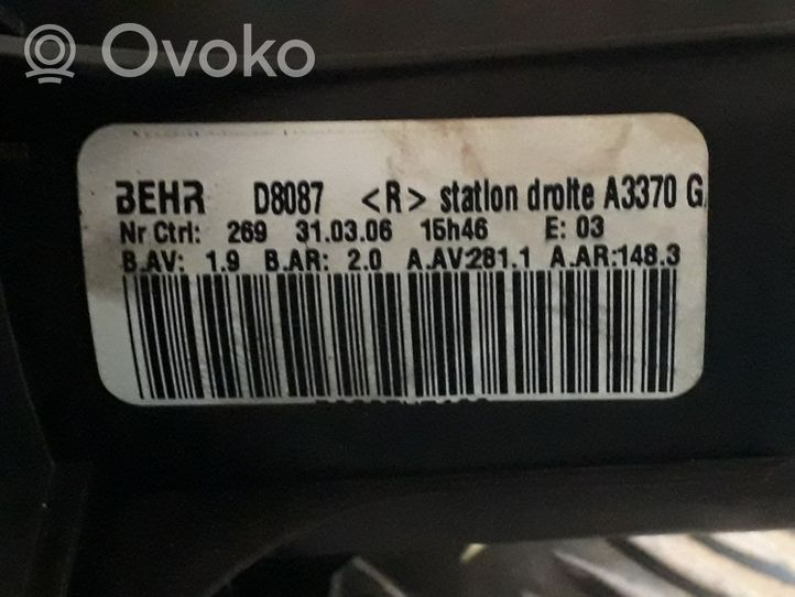 Opel Zafira B Pečiuko ventiliatorius/ putikas D8087