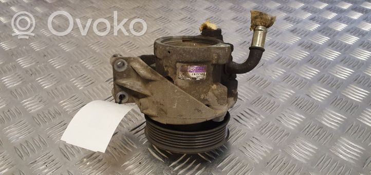 Renault Laguna I Power steering pump 26044992