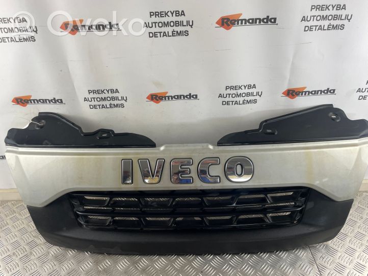 Iveco Daily 45 - 49.10 Front bumper upper radiator grill 5801342732