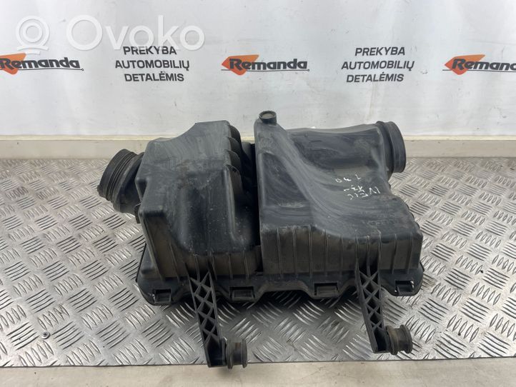 Iveco Daily 45 - 49.10 Boîtier de filtre à air 5801353825