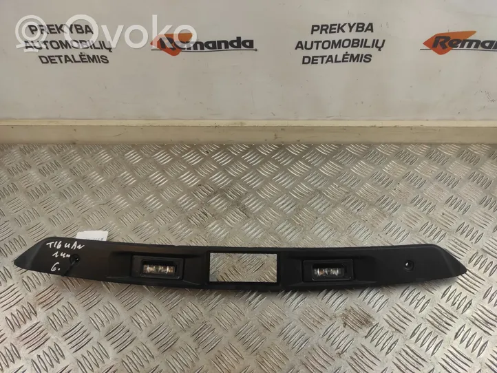 Volkswagen Tiguan Takaluukun rekisterikilven valon palkki 5N0827287