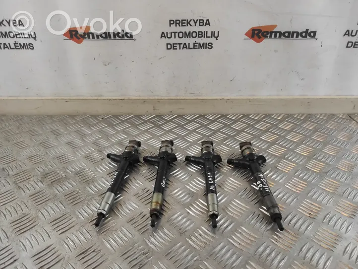 Toyota Avensis T250 Set di iniettori 236700R030