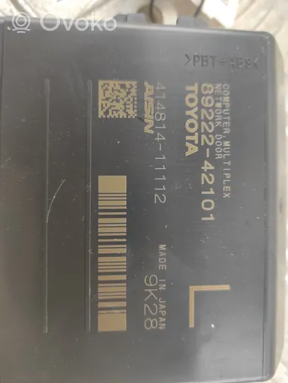 Toyota RAV 4 (XA50) Unité de commande / module de hayon 8922242101