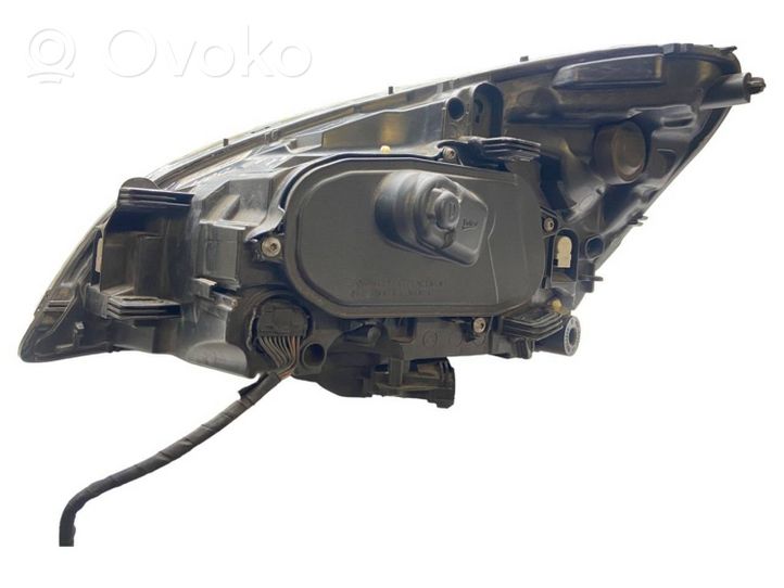 Volvo S60 Lampa przednia 31299993