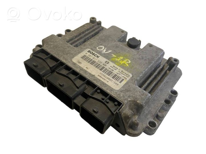 Opel Vivaro Calculateur moteur ECU 8200325719