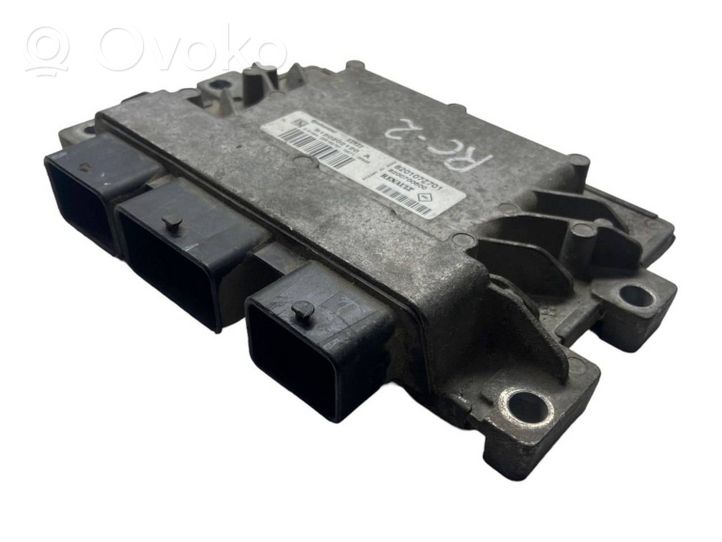 Renault Clio III Sterownik / Moduł ECU 8201077701