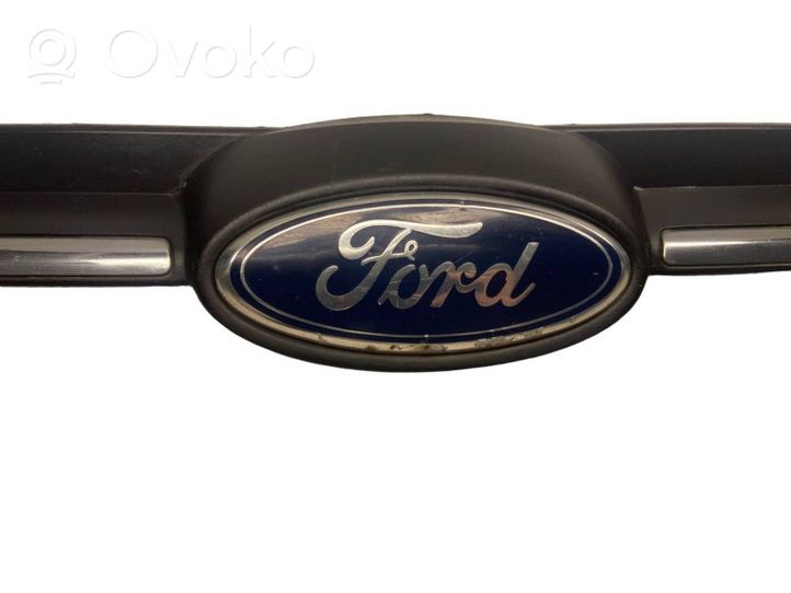 Ford Focus Rejilla superior del radiador del parachoques delantero BM51BA133B