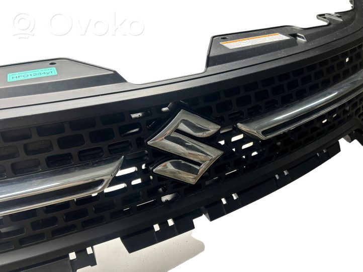 Suzuki Ignis Maskownica / Grill / Atrapa górna chłodnicy 7211162R02