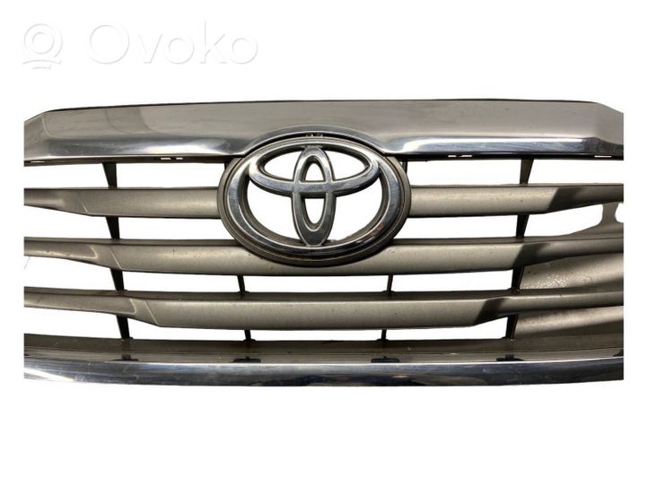 Toyota Hilux (AN120, AN130) Grille calandre supérieure de pare-chocs avant 531110K480