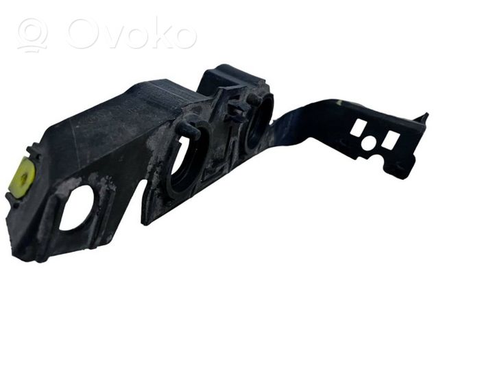 Audi A5 Support de montage de pare-chocs avant 8W6807284