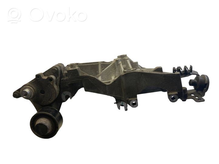 Nissan X-Trail T31 Supporto del generatore/alternatore 8200357406