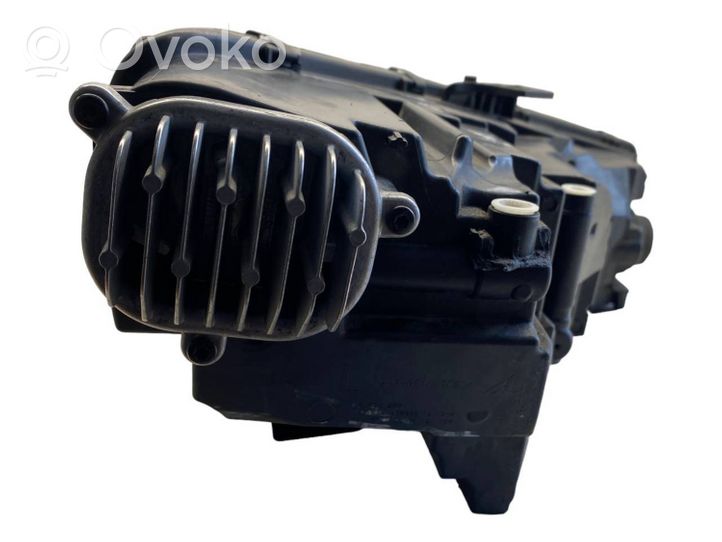 Audi A4 S4 B9 Lampa przednia 8W0941033