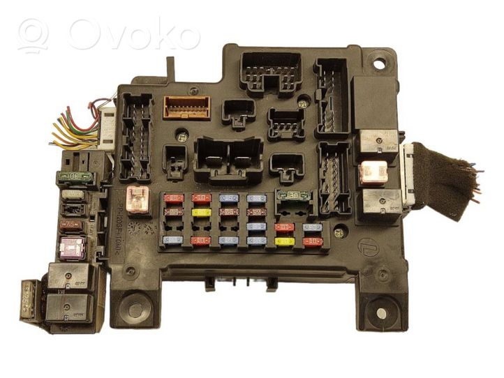 Citroen C-Crosser Module de fusibles 8637A319