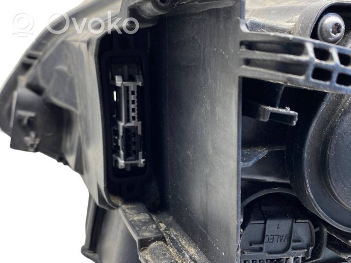 Volvo XC60 Lampa przednia 31420250