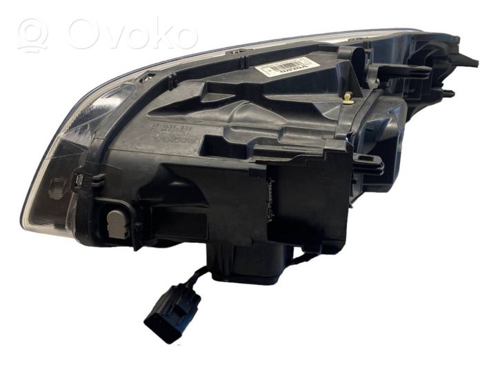 Volvo XC60 Lampa przednia 31420250