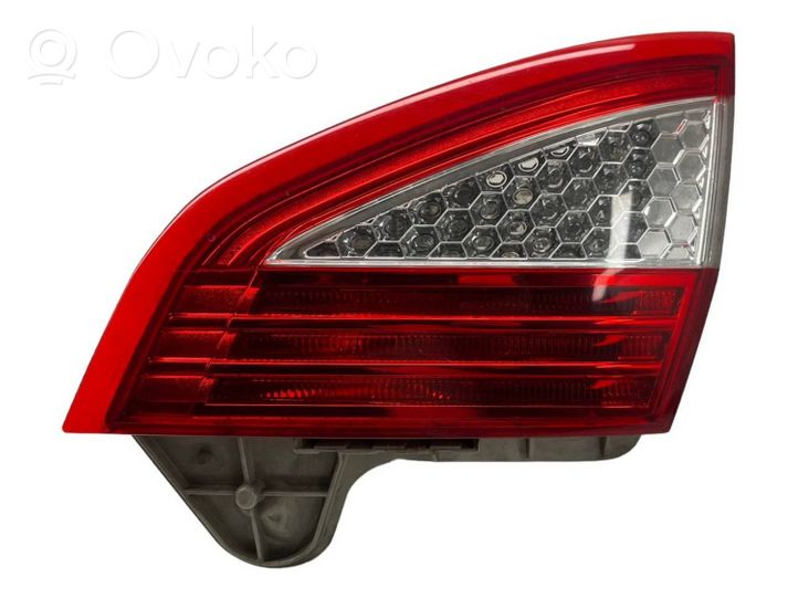 Ford Mondeo MK IV Luci posteriori del portellone del bagagliaio 7S7113A602