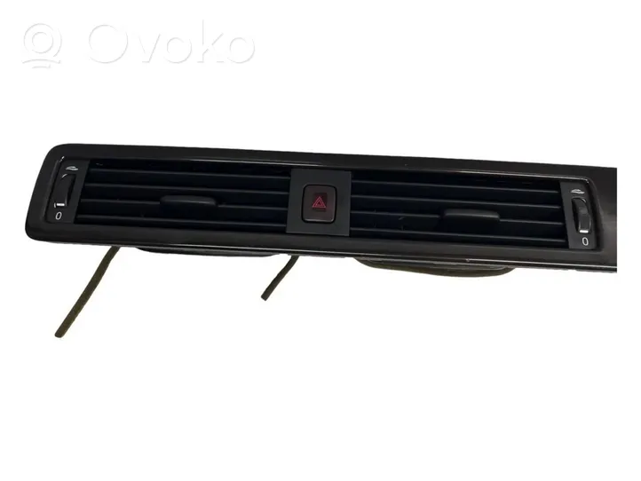 Volvo V70 Griglia di ventilazione centrale cruscotto 30715143