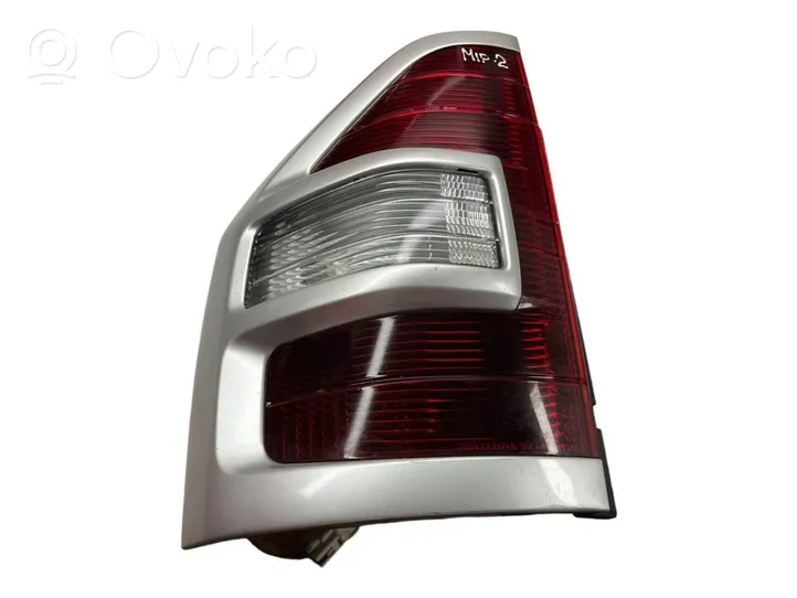 Mitsubishi Pajero Lampa tylna R1726L