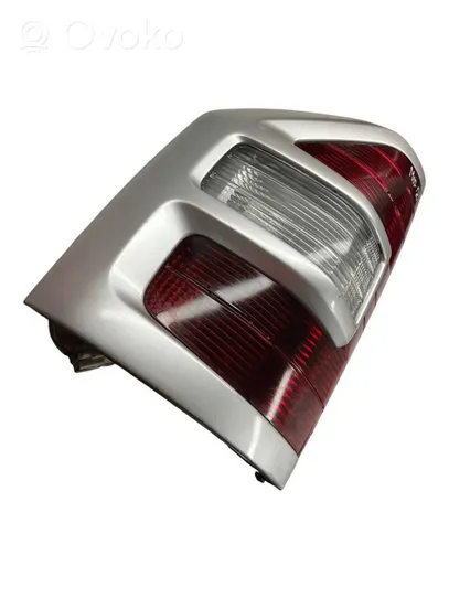 Mitsubishi Pajero Lampa tylna R1726L