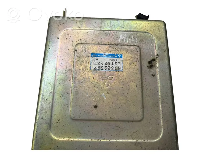 Mitsubishi Carisma Sterownik / Moduł ECU E2T63277