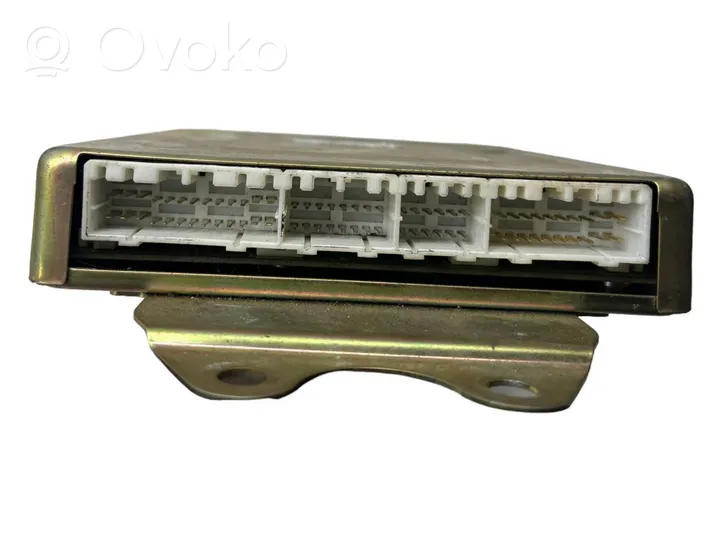 Mitsubishi Carisma Moottorin ohjainlaite/moduuli E2T63277