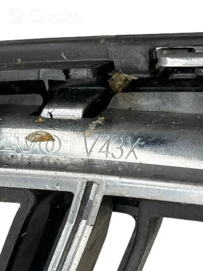 Volvo S60 Etupuskurin ylempi jäähdytinsäleikkö 32132227