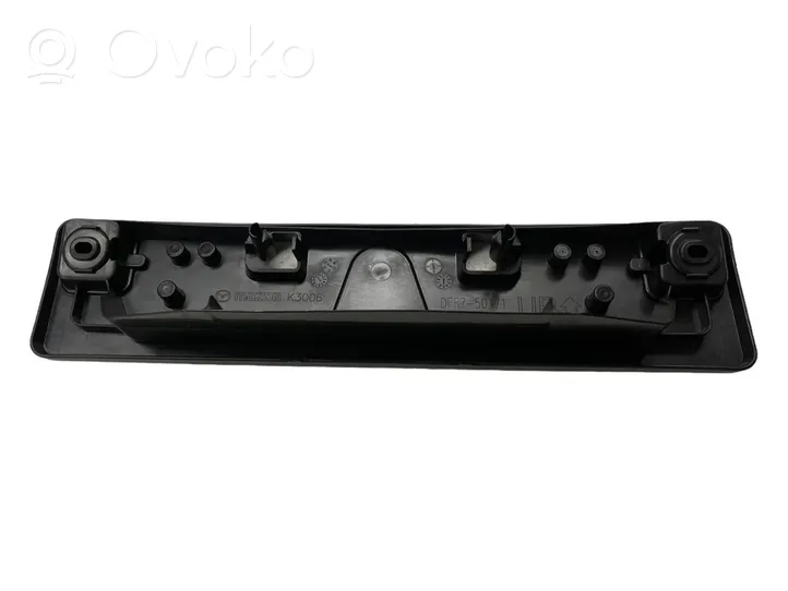 Mazda CX-30 Support de plaque d'immatriculation DFR750171