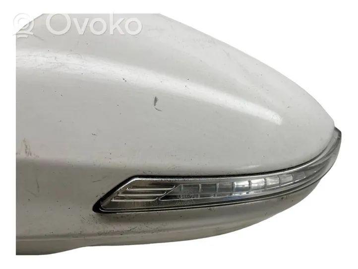 Hyundai i40 Etuoven sähköinen sivupeili E4023589