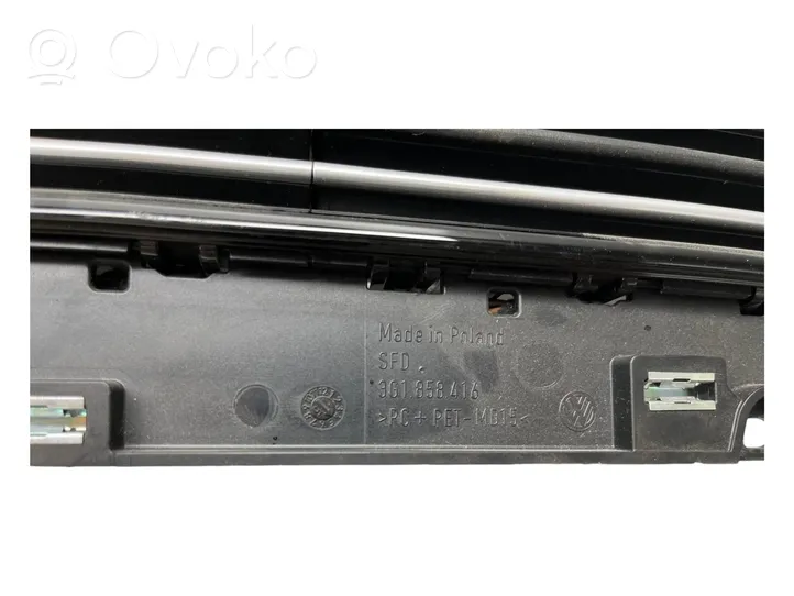 Volkswagen PASSAT B8 Dash center air vent grill 3G1858416